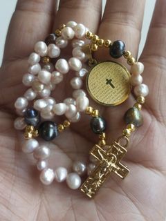 Made in Vatican Rome beautiful freshwater pearls pocket rosary