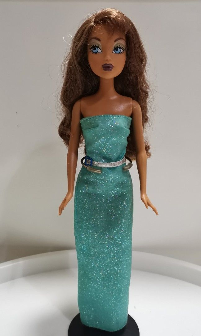 1999 My Scene Madison Barbie (Category: Kids Toys) located in Quezon City. Submitted by elliedeclutter (Listing ID 1301327522, Image 1). Description: Needs hairspa..