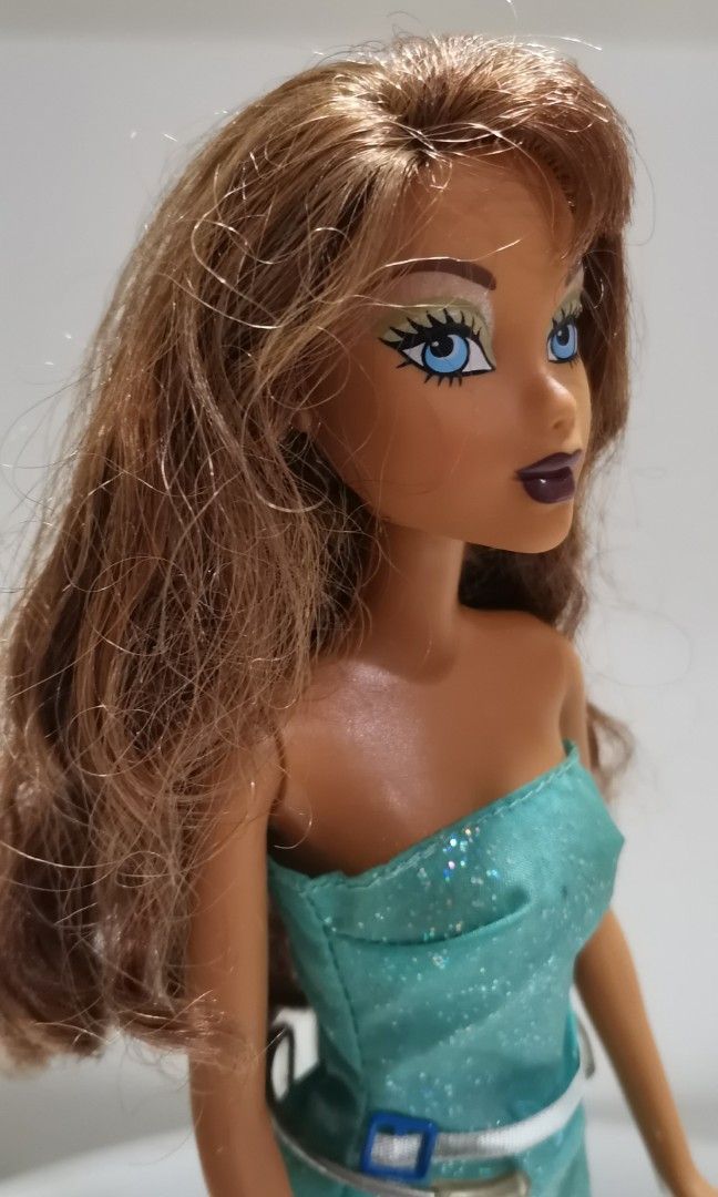 1999 My Scene Madison Barbie (Category: Kids Toys) located in Quezon City. Submitted by elliedeclutter (Listing ID 1301327522, Image 3). Description: Needs hairspa..