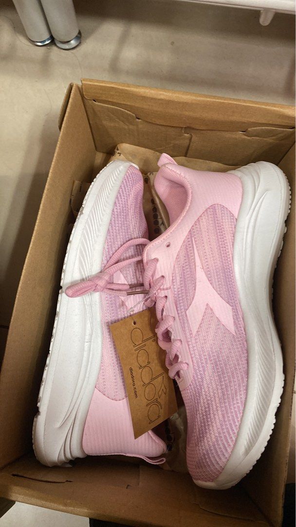 NEW Sepatu Diadora Running Sneakers Wanita Fesyen Wanita Sepatu di Carousell