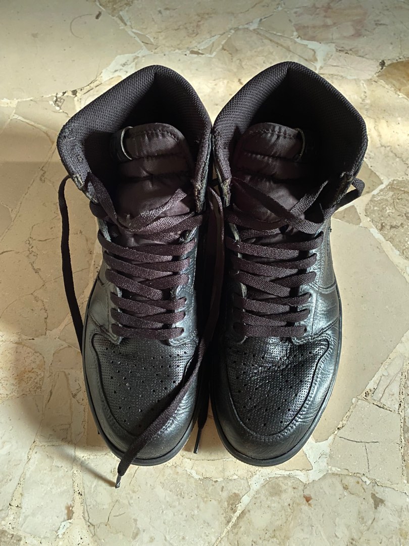 triple black jordan 2