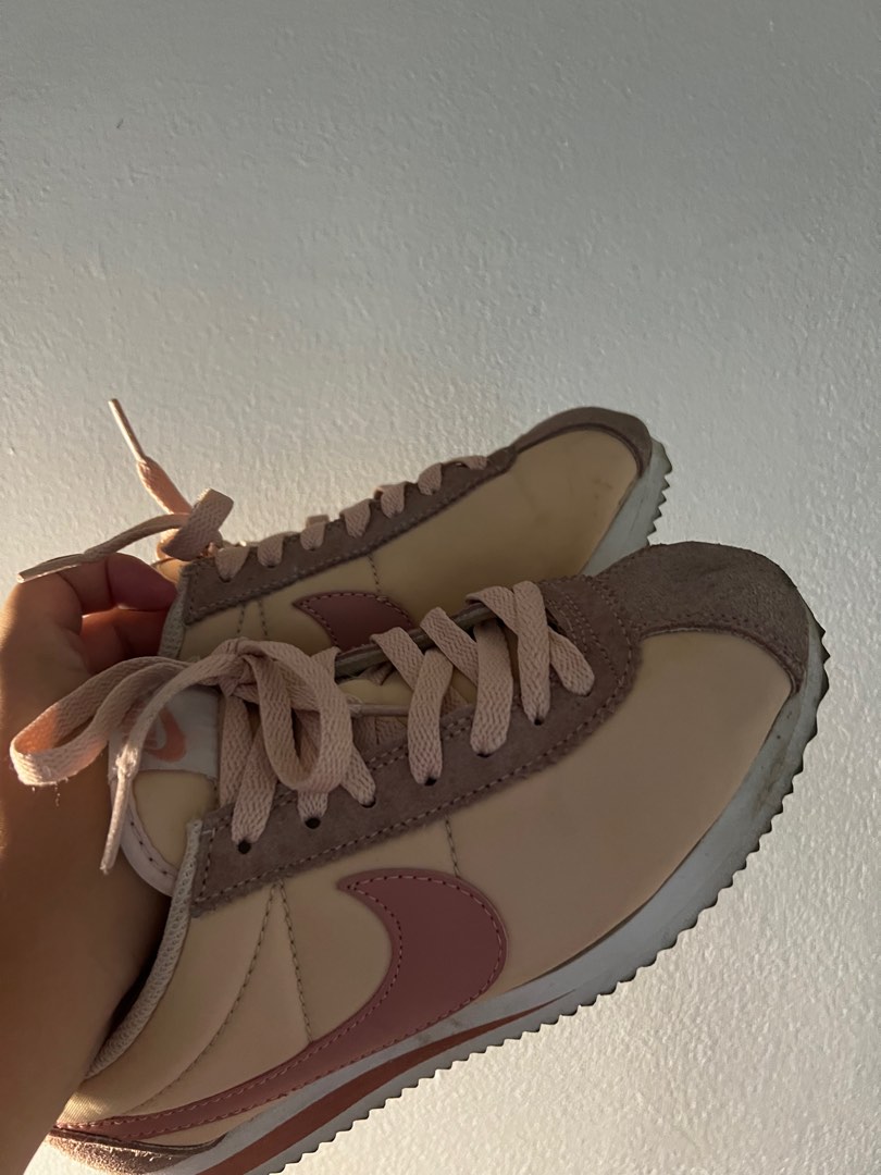 Peach nike cortez hot sale