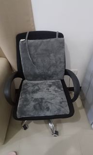 ‼️SALE ‼️Office Chair with FREE Gray Foam