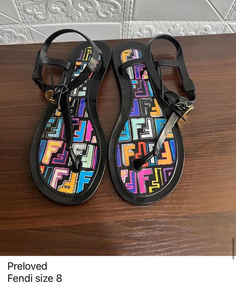 Personal Preloved FENDI Women s Fashion Footwear Flats Sandals on Carousell