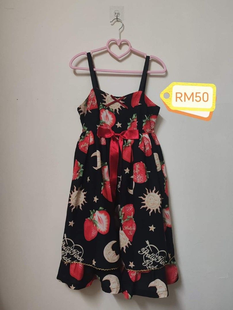 RM50 Each (Category: Dresses) located in Puchong. Submitted by irenes1223 (Listing ID 1301469746, Image 2). Description: ❌1. S size (The lining little bit yellowish due to long stored) got headband❌SOLD 2. M size 3. M size 4. M size (Length: 42cm) If interested can pm for more details 🫶.