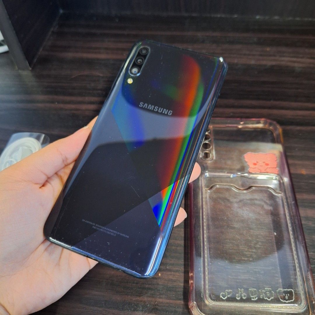 Samsung Galaxy A30s (Category: Samsung) located in Imus. Submitted by rhsamonte (Listing ID 1301334868, Image 3). Description: Samsung Galaxy A30s • Selling for 3000php • No issues • Battery still lasts a full day • Lady-owned, first hand • Cracks on tempered glass only • Will include phone case and adapter • RFS: upgraded to a new phone.