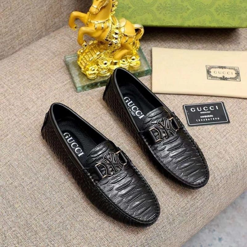 sale Sepatu loafers pria gucci Fesyen Pria Sepatu Sepatu Formal di Carousell