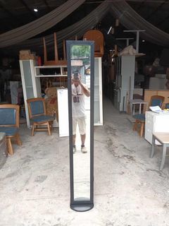 Slim cabinet with mirror