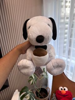 Snoopy plush toy