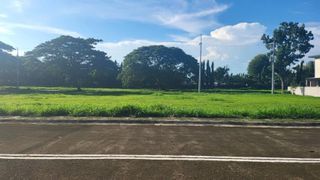 Southwoods 400 Sqm Inner Lot For Sale. Located Inside Manila Southwoods 12.5 KM From Ayala Alabang Village