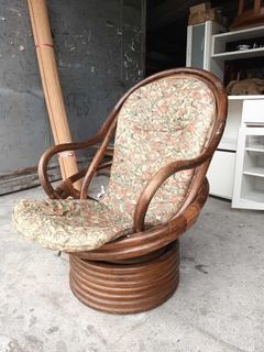 Swivel Rocking chair