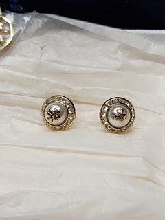 （分類：）位於 。 由 sailorchibimoon 提交（商品編號 1301457898，圖片 1）。簡介： 。