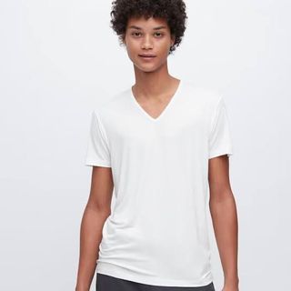UNIQLO MEN Heattech V Neck Short Sleeve T-shirt 072605