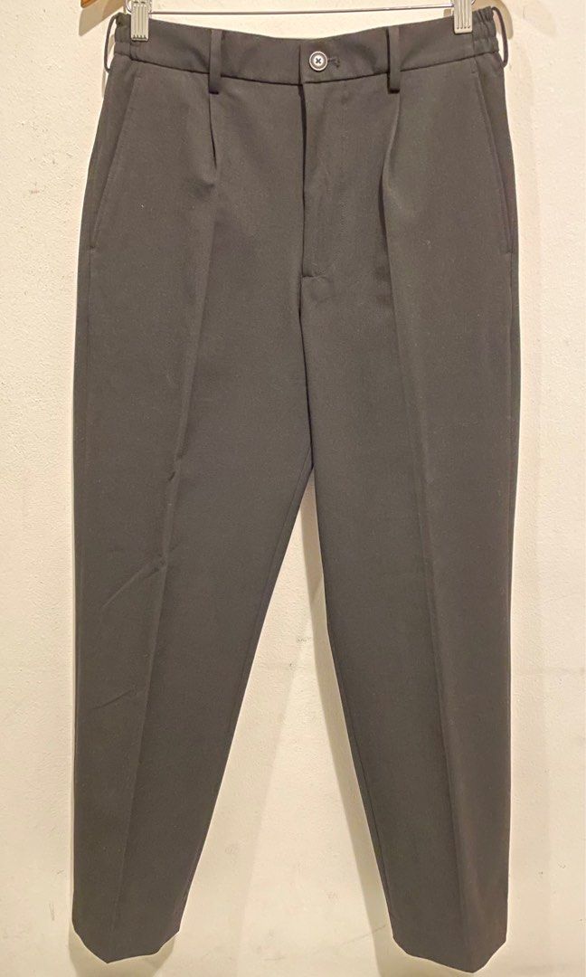 Uniqlo Men's Pleated Tapered Pants, Men's Fashion, Bottoms