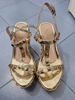 Valentino Gold Leather Rockstud Espadrille Wedge Platform Sandals