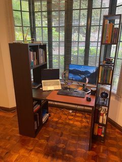 Workstation with book shelf