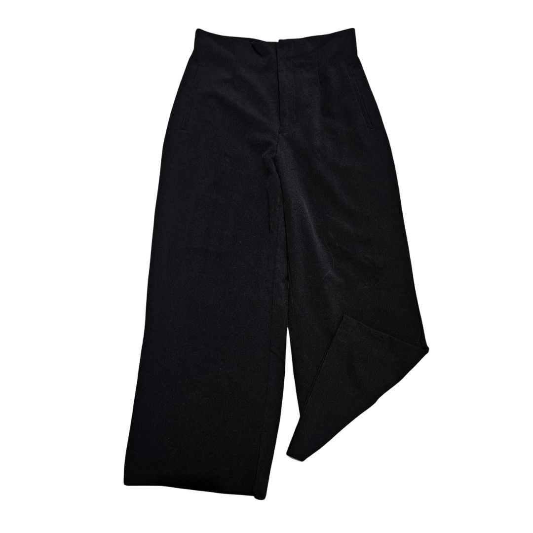 Zara Black Wide Leg Slacks XL (Category: Other Bottoms) located in Makati City. Submitted by corner.ice (Listing ID 1301445085, Image 1). Description: .
