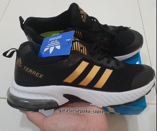 (Kategori: ) berada di . Dikirim oleh garasi_sepatu_store (ID iklan 1306108588, Gambar 1). Deskripsi: .