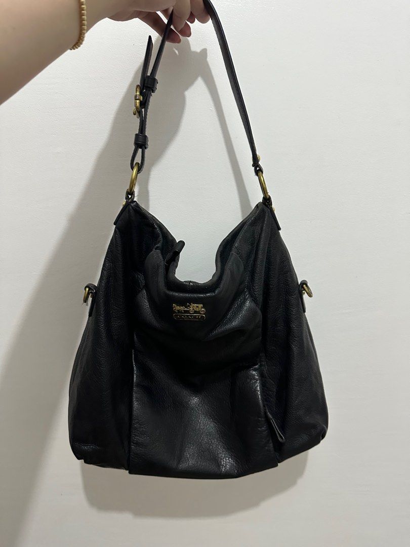 COACH HOBO BAG BLACK LEATHER GOLD HARDWARE (Category: Luxury Bags & Wallets) located in Pilar. Submitted by carlated_couture (Listing ID 1306129910, Image 2). Description: COACH HOBO BAG BLACK LEATHER GOLD HARDWARE US box FREE shipping anywhere in th PH.