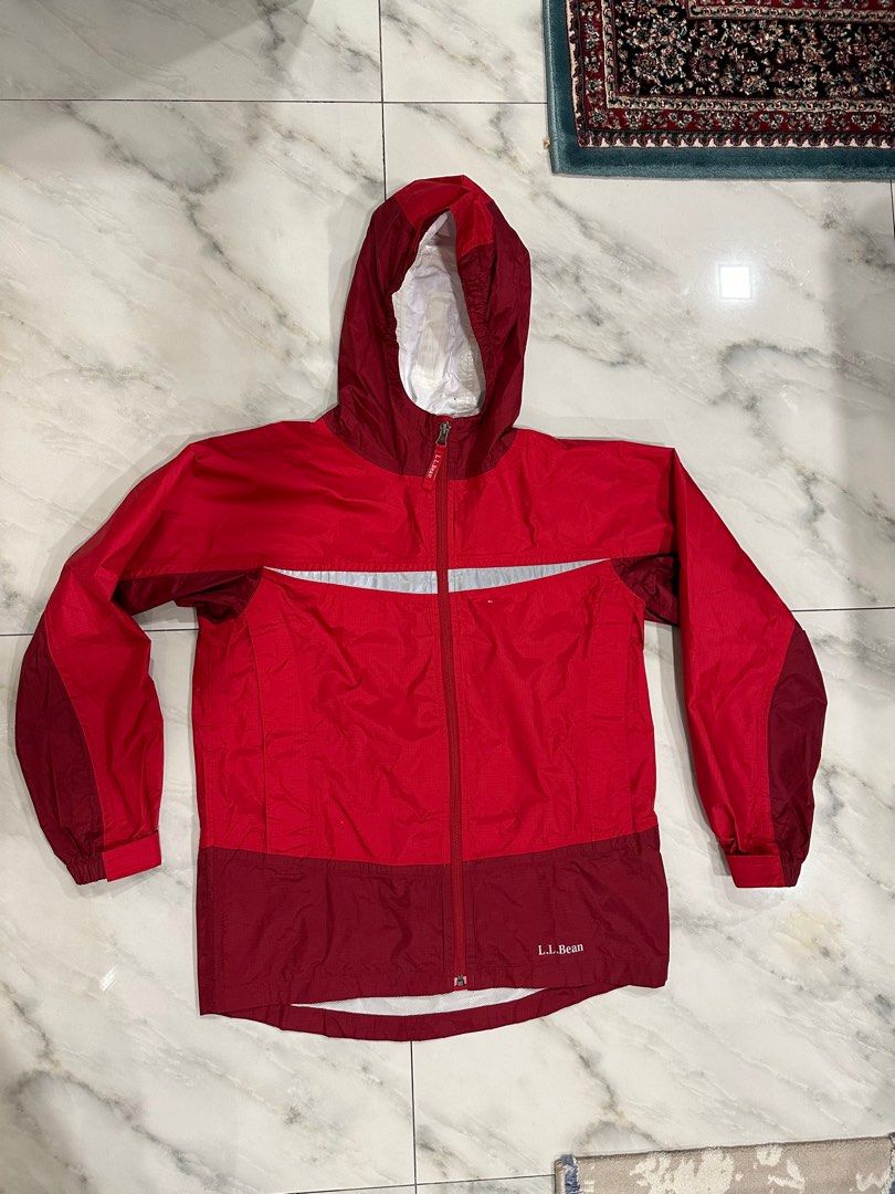 Gorpcore Jacket (Category: Coats, Jackets and Outerwear) located in Kuala Lumpur. Submitted by ghaziiii (Listing ID 1306125975, Image 1). Description: condition 8/10 pit 21x25/27 cod lotus kajang.