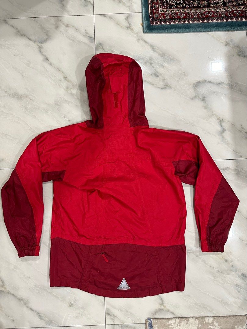 Gorpcore Jacket (Category: Coats, Jackets and Outerwear) located in Kuala Lumpur. Submitted by ghaziiii (Listing ID 1306125975, Image 2). Description: condition 8/10 pit 21x25/27 cod lotus kajang.