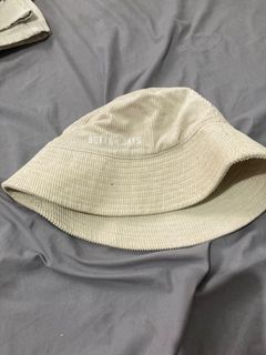 H&M Beige bucket hat