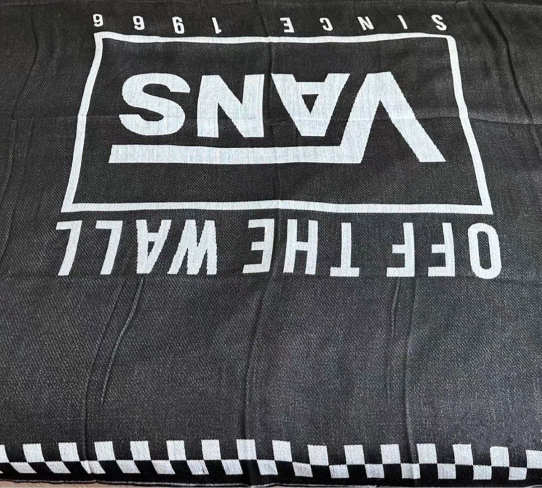 Vans family blanket top
