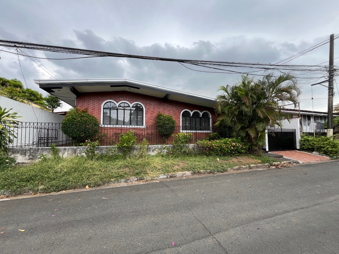 (Category: ) located in . Submitted by sandro_realty (Listing ID 1306092258, Image 1). Description: .