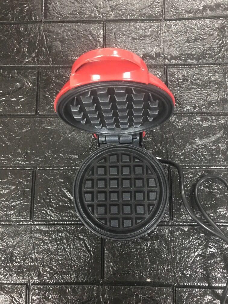 Mini Maker Waffle (Category: Breadmakers) located in Pasay City. Submitted by enrico_appliances (Listing ID 1306075797, Image 2). Description: good condition 110 volts with box and manual.