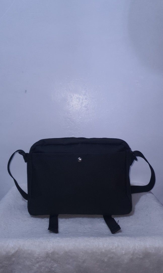 THRASHER MAGAZINE Black Sling Bag (Category: Sling Bags) located in Baguio. Submitted by missyjhen81 (Listing ID 1306031210, Image 3). Description: 📝📷Products and Photos and Information • All products are onhand. • All photos posted are actual photos of the items though color of the image and product may slightly differ due to lighting. *All used items should be expected not to be in absolutely flawless condition. 💳Payment Methods • GCASH • BP