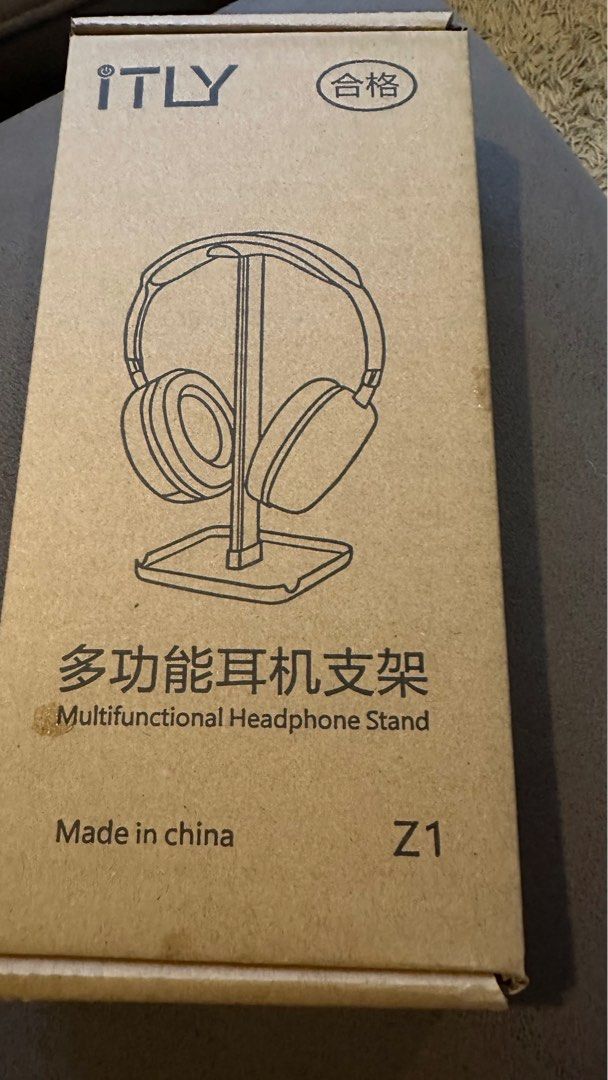 Multi function Headphone stand (Category: Headphones & Headsets) located in Singapore. Submitted by GLSTUFFS (Listing ID 1306095701, Image 2). Description: Have a few set brand new multifunction headphone stand for sale. Each for $5. Buy 2 for $8. Self collection punggol area and normal mail..