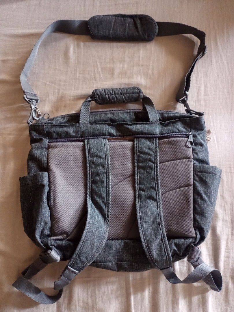Okiedog Baby Bag (Category: Carriers & Slings) located in Manila. Submitted by myclosetraiders.ph (Listing ID 1306020465, Image 2). Description: Okiedog Baby Bag Used few times In excellent condition No damage *can be use as shoulder or backpack Php: 700.