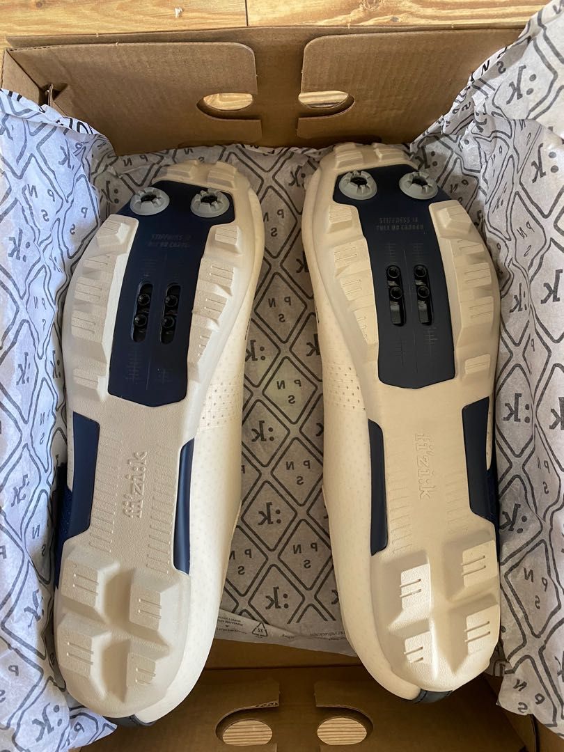 限定品】PNS×Fizik Ferox Carbon - どっ Off-White