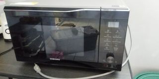 Samsung 32 Litres Smart Microwave Oven Griller Baker Steamer