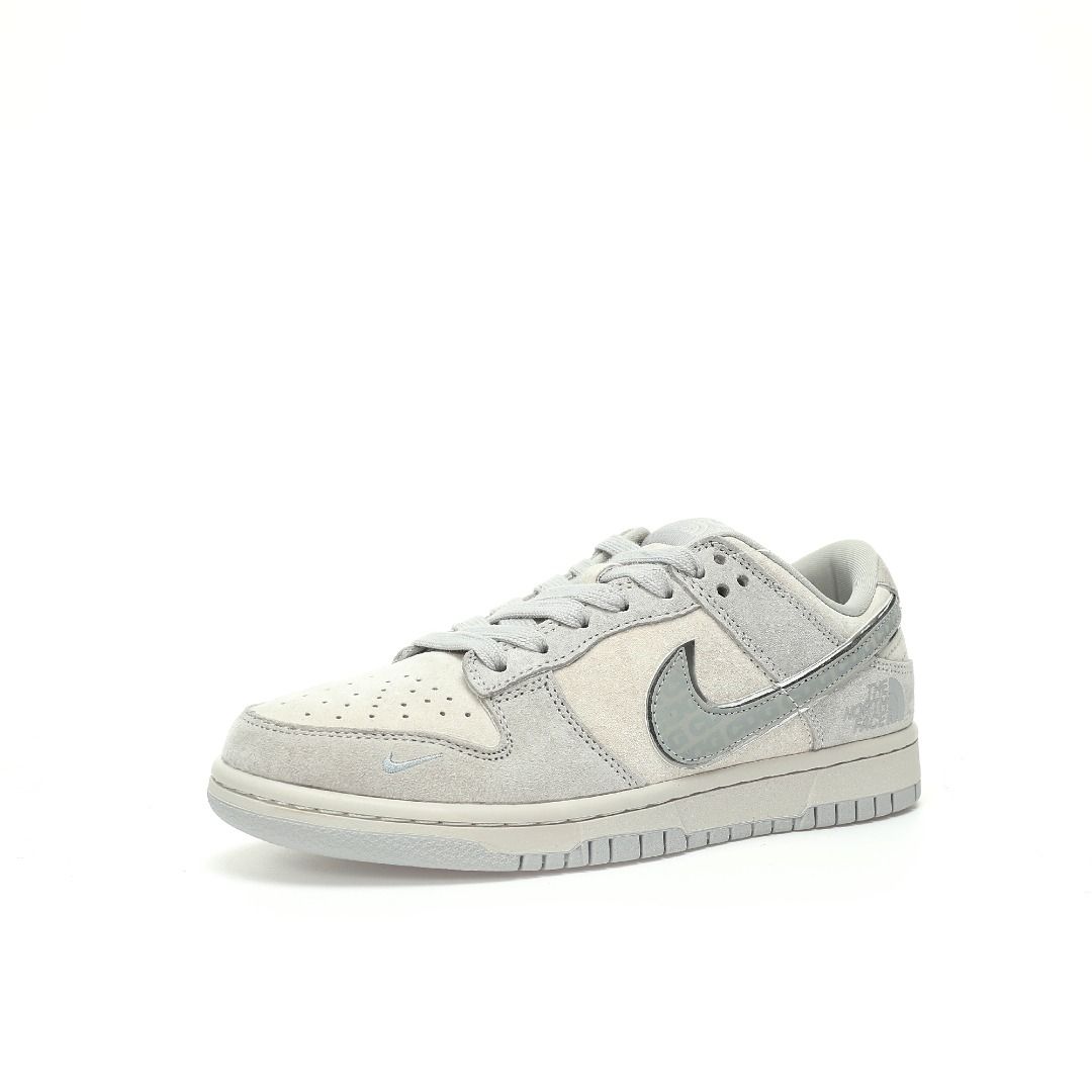 Cdg x nike dunk online