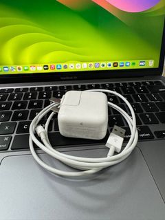 USED iPad Charger (12Watts with 1M Lightning Cable)