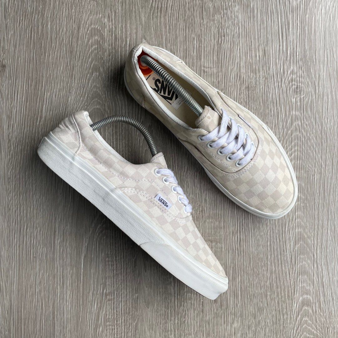 vans era 8.5uk Men s Fashion Footwear Sneakers on Carousell