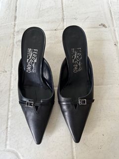 Vintage Salvatore Ferragamo kitten y2k heels