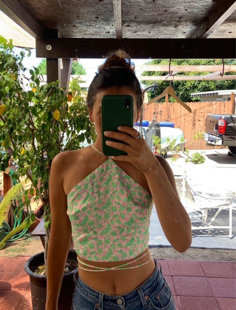ZARA satin floral crop top (Category: Sleeveless) located in Manila. Submitted by outofstoragee (Listing ID 1306099059, Image 2). Description: - brand new with tags (nalukot lang but can be ironed after washing) - perf for summer!!.