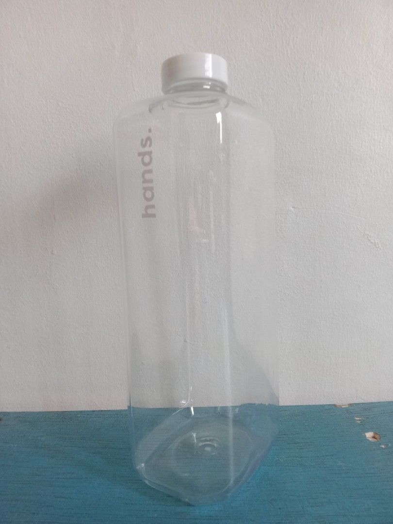 1 Liter Bottle (w/ vinyl sticker) (Category: Bathroom & Kitchen Fixtures) located in Makati City. Submitted by clutterms (Listing ID 1306235136, Image 1). Description: 1 Liter Bottle (w/ vinyl sticker) 👉 used for hand soap refills. 👉 condition: barely noticeable scratches and in good condition. 👉 rfs: not using and not going to use. 🌟 decluttering 🌟 pick up location: Pembo, Taguig mode of payment: e-wallet, COD mode of delivery: same-day onl