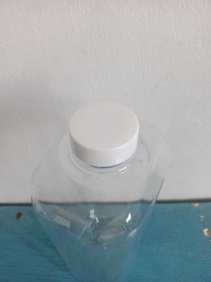 1 Liter Bottle (w/ vinyl sticker) (Category: Bathroom & Kitchen Fixtures) located in Makati City. Submitted by clutterms (Listing ID 1306235136, Image 2). Description: 1 Liter Bottle (w/ vinyl sticker) 👉 used for hand soap refills. 👉 condition: barely noticeable scratches and in good condition. 👉 rfs: not using and not going to use. 🌟 decluttering 🌟 pick up location: Pembo, Taguig mode of payment: e-wallet, COD mode of delivery: same-day onl