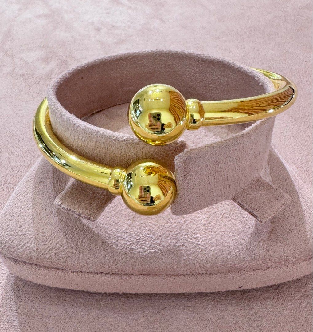 916 Gold Ball Bangle