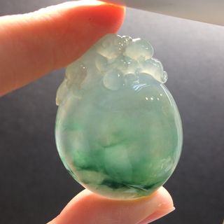 A Jade Jadeite Ice Floating Flower Peach Pendant, 41 x 31 x 11mm64200587600387110