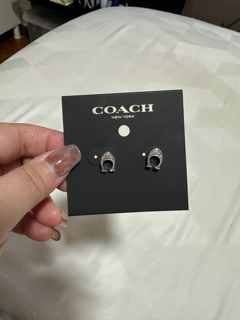 Almost new Coach signature c stud earring