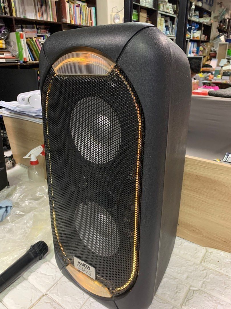 Astron DBAudio Versatech 08 Speaker Woofer System (Category: Soundbars, Speakers & Amplifiers) located in Pasay City. Submitted by enrico_appliances (Listing ID 1306217749, Image 2). Description: Item is in great condition No remote included 200 watts.