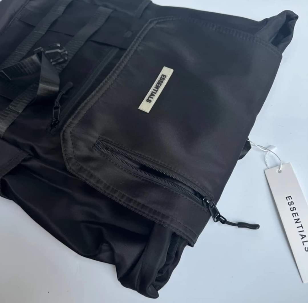 Backpack (Category: Backpacks) located in Singapore. Submitted by luvbees15 (Listing ID 1306279627, Image 4). Description: .