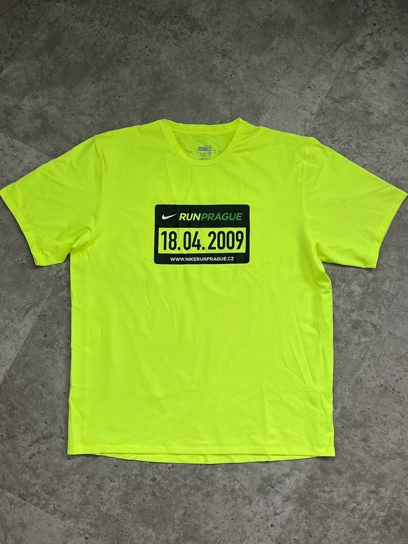 Nike dry rigiht fit running shirt