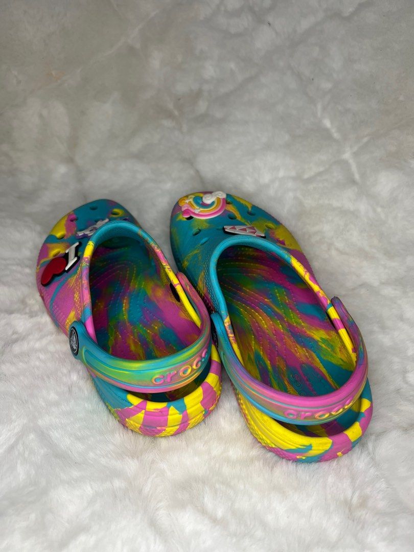 Crocs c12 (Category: Babies & Kids Fashion) located in Catbalogan. Submitted by declutterfind (Listing ID 1306333763, Image 2). Description: Authentic.