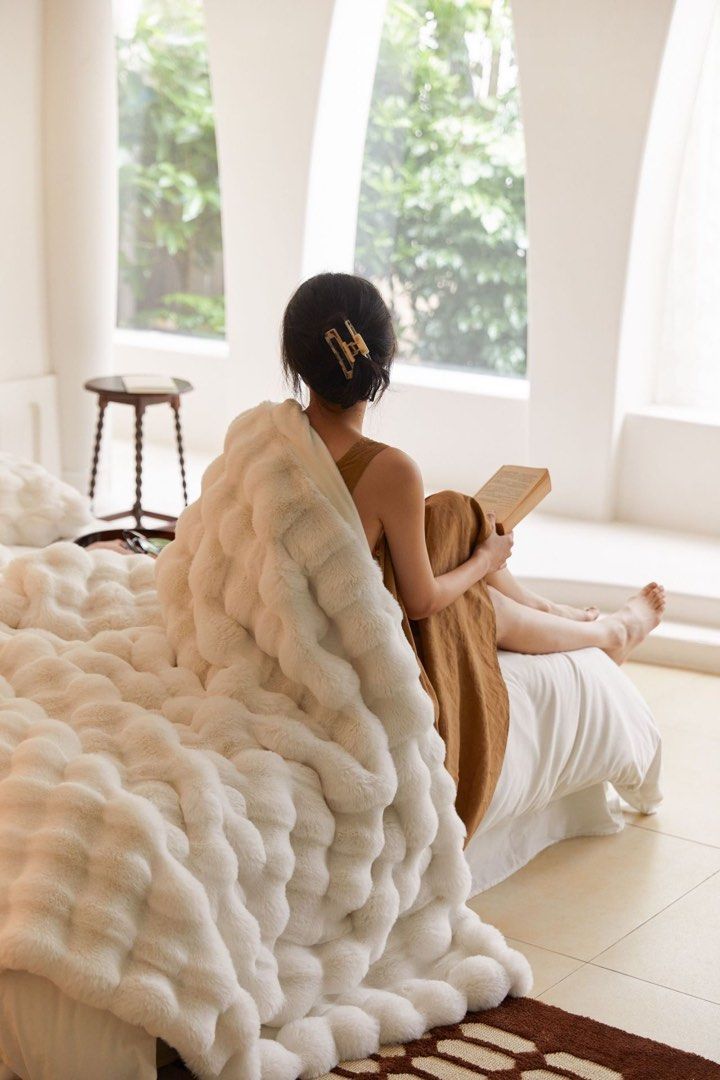 Fluffy blanket Never used