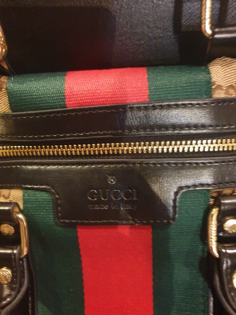 GuCc! Preloved 🇯🇵bag (Category: Luxury Bags & Wallets) located in Manila. Submitted by kittyfc01 (Listing ID 1306309958, Image 2). Description: Preloved but well loved.Purchased from japan..